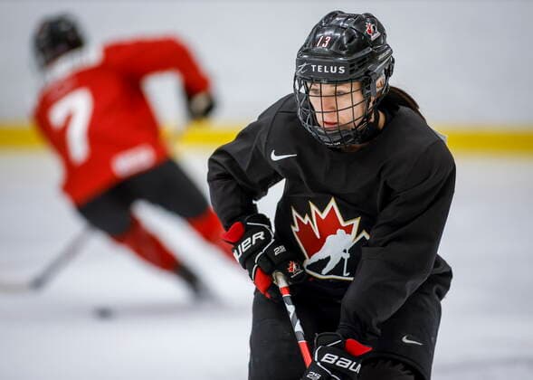 Eishockey, Training Nationalteam Kanada August 4, 2022, Calgary, AB, CANADA: Jocelyne Larocque skates at Hockey Canada s National WomenöÄÃ s Program selection camp in Calgary, Alta., Thursday, Aug. 4, 2022. Canada News - August 4, 2022 - ZUMAc35_ 20220804_zaf_c35_081 Copyright: xJeffxMcintoshx
