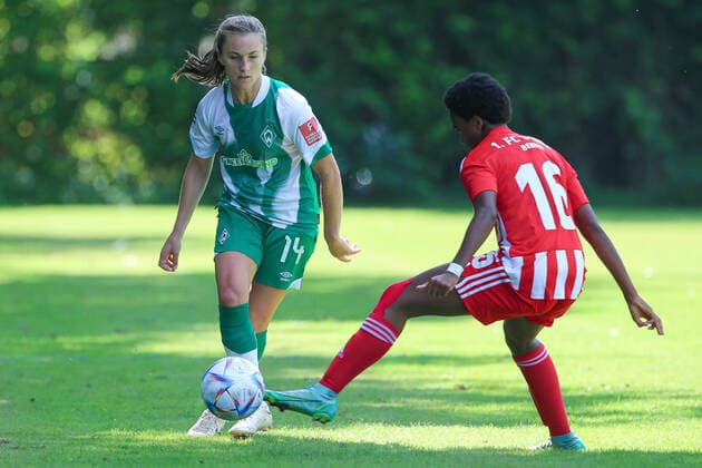 f li Michaela Brandenburg SV Werder Bremen, 14 and Naika Reissner 1 FC Union Berlin, 16 in duel, duel, dynamics, action, action, game scene, 21 08 2022, Elsdorf Germany , football, test match women, 1 FC Union Berlin SV Werder Bremen xobx