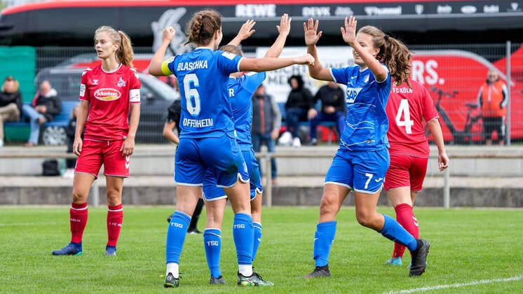 f li Anouk Blaschka TSG II, 6 , Marie Steiner TSG II, 9 , goal scorer Mara Alber TSG II, 7 , players of TSG 1899 Hoffenheim II U20 , jubilate about the goal to 2 0, jubilation, goal celebration, celebrate the goal, goal, celebration, jubilation about the goal, optimistic, game scene, highlight, action, action, 18 09 2022, St Leon Rot Germany , Football, 2 Women Bundesliga, TSG 1899 Hoffenheim II U20 1 FC Köln II U20 , 18 09 2022, St Leon Rot Germany , Football, 2 Women Bundesliga, TSG 1899 Hoffenheim II U20 1 FC Köln II U20 , DFB DFL REGULATIONS PROHIBIT ANY USE OF PHOTOGRAPHS AS IMAGE SEQUENCES AND OR QUASI VIDEO xozx