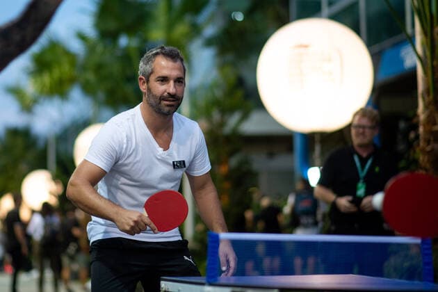 Timo Glock Ex racing driver, Sky TV pundit plays table tennis in paddock, SIN, Formula 1 Singapore Grand Prix, Marina Bay Circuit, Mediaday, 29 09 2022 SIN, Formula 1 Singapore Grand Prix, Marina Bay Circuit, Mediaday, 29 09 2022 Singapore Copyright: xEibner Memmlerx EP_MMR