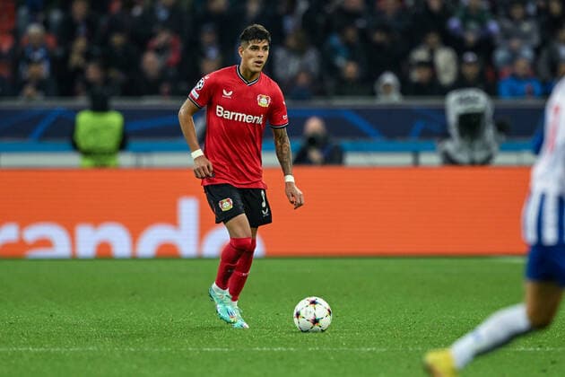 GER, Champions League, group stage, matchday 4, Bayer Leverkusen vs FC Porto 12 10 2022, BayArena , Leverkusen , GER, Champions League, group stage, matchday 4, Bayer Leverkusen vs FC Porto in picture picture shows Piero Hincapie Bayer Leverkusen 3 running with the ball at his foot nordphotoxGmbHx xTeresaxKroeger nordphoto00008