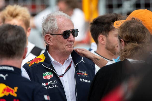 Helmut Marko Red Bull, Sports Director and Sebastian Vettel GER, Aston Martin Aramco Cognizant F1 Team 5 mourn the passing of Dietrich Mateschitz Owner and Managing Director Red Bull , USA, Formula 1 Grand Prix of the USA, Circuit of the Americas Austin, Race, 23 10 2022 USA, Formula 1 Grand Prix of the USA, Circuit of the Americas Austin, Race, 23 10 2022 Austin Copyright: xEibner Memmlerx EP_MMR