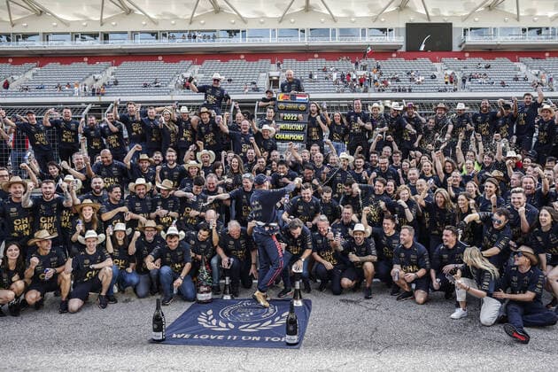 2022 Constructor Champions celebrations victory VERSTAPPEN Max (ned), Red Bull Racing RB18, portrait HORNER Christian (gbr), Team Principal of Red Bull Racing, portrait PEREZ Sergio (mex), Red Bull Racing RB18, portrait MARKO Helmut (aut), Drivers™ Manager of Red Bull Racing, portrait NEWEY Adrian (gbr), Chief Technical Officer of Red Bull Racing, portrait during the Formula 1 Aramco United States Grand Prix 2022, 19th round of the 2022 FIA Formula One World Championship, WM, Weltmeisterschaft from October 21 to 23, 2022 on the Circuit of the Americas, in Austin, Texas - F1 - UNITED STATES GRAND PRIX 2022 - RACE DPPI Panoramic 00122044__R5_9481