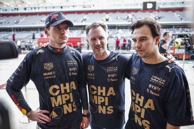HORNER Christian (gbr), Team Principal of Red Bull Racing, portrait VERSTAPPEN Max (ned), Red Bull Racing RB18, portrait PEREZ Sergio (mex), Red Bull Racing RB18, portrait during the Formula 1 Aramco United States Grand Prix 2022, 19th round of the 2022 FIA Formula One World Championship, WM, Weltmeisterschaft from October 21 to 23, 2022 on the Circuit of the Americas, in Austin, Texas - F1 - UNITED STATES GRAND PRIX 2022 - RACE DPPI Panoramic 00122044__R5_9657