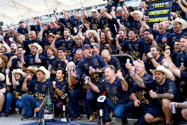 11 Sergio Perez MEX, Oracle Red Bull Racing , Adrian Newey GBR, Oracle Red Bull Racing , Dr Helmut Marko AUT, Oracle Red Bull Racing , 1 Max Verstappen NLD, Oracle Red Bull Racing , Christian Horner GBR, Oracle Red Bull Racing , Jonathan Wheatley GBR, Oracle Red Bull Racing and Oracle Red Bull Racing Team celebrates winning the 2022 World Constructors Championship, F1 Grand Prix of USA at Circuit of The Americas on October 23, 2022 in Austin, United States of America Photo by HOCH ZWEI Austin United States of America