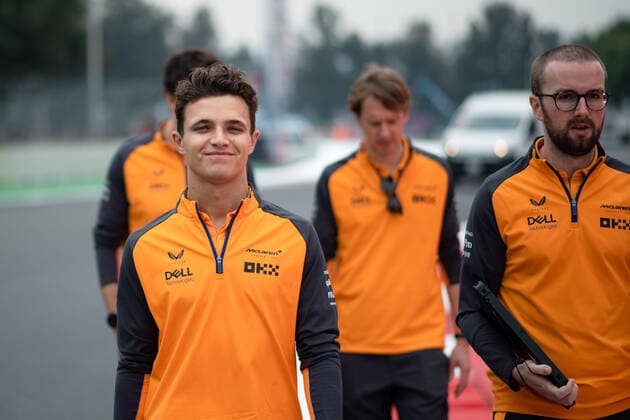 Lando Norris UK, McLaren F1 Team 4 and Team at Trackwalk, MEX, Formula 1 Mexican Grand Prix, Autodromo Hermanos Rodriguez Mexico City, Mediaday, 27 10 2022 MEX, Formula 1 Mexican Grand Prix, Autodromo Hermanos Rodriguez Mexico City, Mediaday, 27 10 2022 Mexico City Copyright: xEibner Memmlerx EP_MMR