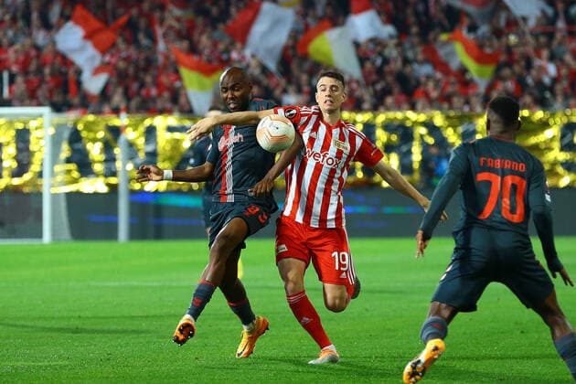 27 10 2022, xtgx, football UEFA Europa League, 1 FC Union Berlin Sporting Braga emspor, v l Al Musrati Braga, 8 , Janik Haberer Union Berlin, 19 duel, duel, fight, tackle DFL DFB REGULATES PROHIBIT ANY USE OF PHOTOGRAPHS as IMAGE SEQUENCES and or QUASI VIDEO Berlin