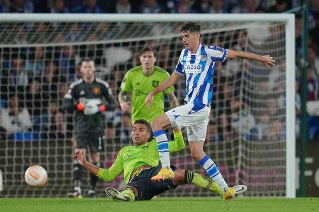 Mandatory Credit: Photo by Bagu Blanco Pressinphoto Shutterstock (13607020ba) Carlos Henrique Casemiro of Manchester United, ManU and Carlos Fernandez of Real Sociedad Real Sociedad v Manchester United, UEFA Europa League, Group C, date 4. Football, Reale Arena Stadium, San Sebastian, Spain - 3 Nov 2022 Editorial use only Real Sociedad v Manchester United, UEFA Europa League, Group C, date 4. Football, Reale Arena Stadium, San Sebastian, Spain - 3 Nov 2022 Editorial use only Copyright: xBaguxBlanco Pressinphoto Shutterstockx 13607020ba