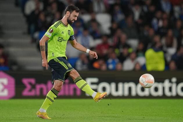 Mandatory Credit: Photo by Bagu Blanco Pressinphoto Shutterstock (13607020aw) Bruno Fernandes of Manchester United, ManU Real Sociedad v Manchester United, UEFA Europa League, Group C, date 4. Football, Reale Arena Stadium, San Sebastian, Spain - 3 Nov 2022 Editorial use only Real Sociedad v Manchester United, UEFA Europa League, Group C, date 4. Football, Reale Arena Stadium, San Sebastian, Spain - 3 Nov 2022 Editorial use only Copyright: xBaguxBlanco Pressinphoto Shutterstockx 13607020aw