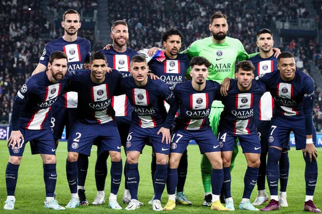 Juventus v Paris Saint-Germain: Group H - UEFA Champions League Paris Saint Germain players (Fabian Ruiz, Sergio Ramos, Marquinhos, Gianluigi Donnarumma, Carlos Soler, Lionel Messi, Achraf Hakimi, Marco Verratti, Vitinha, Juan Bernat, Kylian Mbappe) pose in order to be photographed before the Uefa Champions League group stage football match n.6 JUVENTUS - PARIS SAINT GERMAIN on November 02, 2022 at the Allianz Stadium in Turin, Piedmont, Italy. Final result: Juventus-Paris Saint Germain 1-2. Turin Piedmont Italy Copyright: xMatteoxBottanellix originalFilename:bottanelli-juventus221102_npEjN.jpg