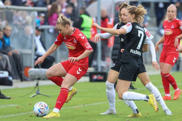 Zawistowska Weronika, FC Koeln, 24 ,Kleinherne Sophia, Eintracht Frankfurt, 4 ,Prasnikar Lara, Eintracht Frankfurt, 7 , GER, Eintracht Frankfurt vs FC Koeln,Football, Women, Bundesliga,Matchday 7,Season 2022 2023, 06 11 2022, DFL DFBB REGULATIONS PROBHIT ANY USE OF PHOTOGRAPHERS as IMAGE SEQUENCES and or QUASI VIDEO , GER, Eintracht Frankfurt vs FC Koeln,Football, Women, Bundesliga,7 Spieltag,Spielzeit 2022 2023, 06 11 2022, Frankfurt Copyright: xEibner-Pressefoto UlrichxScherbax EP_EER