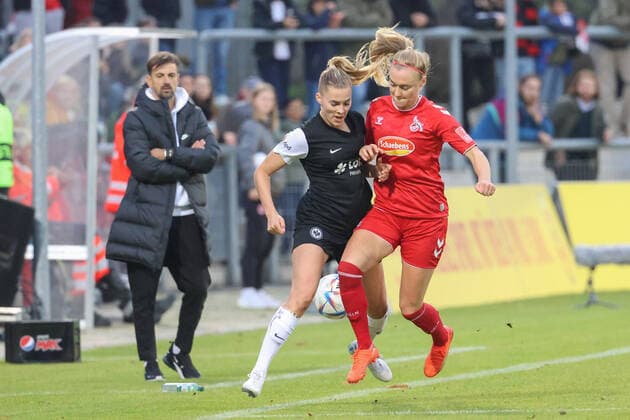 Freigang Laura, Eintracht Frankfurt, 10 ,Gavric Andrea, FC Koeln, 18 , GER, Eintracht Frankfurt vs FC Koeln,Football, Women, Bundesliga,Matchday 7,Season 2022 2023, 06 11 2022, DFL DFBB REGULATIONS PROBHIT ANY USE OF PHOTOGRAPHERS as IMAGE SEQUENCES and or QUASI VIDEO , GER, Eintracht Frankfurt vs FC Koeln,Football, Women, Bundesliga,7 Spieltag,Spielzeit 2022 2023, 06 11 2022, Frankfurt Copyright: xEibner-Pressefoto UlrichxScherbax EP_EER