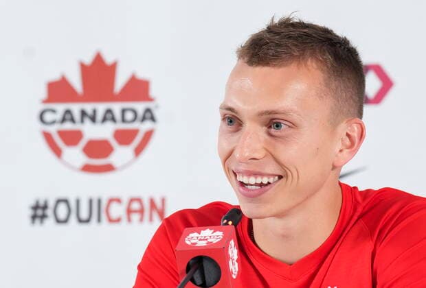 November 25, 2022, DOHA, QATAR: Canada defender Alistair Johnston speaks to the media during a press conference, PK, Pressekonferenz at the World Cup in Doha, Qatar, Friday, Nov. 25, 2022. Canada News - November 25, 2022 - ZUMAc35_ 20221125_zaf_c35_051 Copyright: xNathanxDenettex