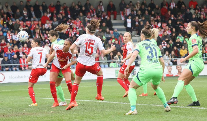 Marina Hegering Wolfsburg 31 , Goal to 1 0 for Wolfsburg, 1 FC Koeln vs VfL Wolfsburg, Football, Flyeralarm Frauen Bundesliga, 8 Spieltag, 27 11 2022, DFL REGULATES PROHIBIT ANY USE OF PHOTOGRAPHS AS IMAGE SEQUENCES AND OR QUASI VIDEO, 1 FC Koeln vs VfL Wolfsburg, Football, Flyeralarm Frauen Bundesliga, 8 Spieltag, 27 11 2022 Koeln Copyright: xJoergxNiebergall Eibner-Pressefox EP_JNL