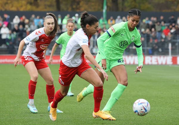 Sveindis Jonsdottir Wolfsburg 23 , 1 FC Koeln vs VfL Wolfsburg, Football, Flyeralarm Frauen Bundesliga, 8 Spieltag, 27 11 2022, DFL REGULATES PROHIBIT ANY USE OF PHOTOGRAPHS AS IMAGE SEQUENCES AND OR QUASI VIDEO, 1 FC Koeln vs VfL Wolfsburg, Football, Flyeralarm Frauen Bundesliga, 8 Spieltag, 27 11 2022 Koeln Copyright: xJoergxNiebergall Eibner-Pressefox EP_JNL