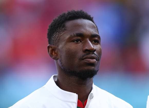 Al Wukair, Qatar, 28th November 2022. Martin Hongla of Cameroon during the FIFA World Cup, WM, Weltmeisterschaft, Fussball 2022 match at Al Janoub Stadium, Al Wukair. Picture credit should read: David Klein Sportimage EDITORIAL USE ONLY. No use with unauthorised audio, video, data, fixture lists, club league logos or live services. Online in-match use limited to 120 images, no video emulation. No use in betting, games or single club league player publications. SPI-2069-0170