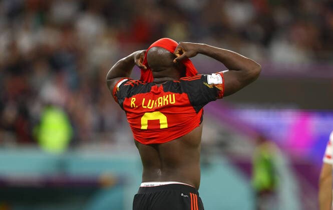 Mandatory Credit: Photo by Kieran McManus Shutterstock (13640357cv) Romelu Lukaku of Belgium looks dejected after missing another great chance to score Croatia v Belgium, FIFA World Cup, WM, Weltmeisterschaft, Fussball 2022, Group F, Football, Ahmad Bin Ali Stadium, Ar-Rayyan, Qatar - 01 Dec 2022 Editorial Use Only Croatia v Belgium, FIFA World Cup 2022, Group F, Football, Ahmad Bin Ali Stadium, Ar-Rayyan, Qatar - 01 Dec 2022 Editorial Use Only Copyright: xKieranxMcManus Shutterstockx 13640357cv
