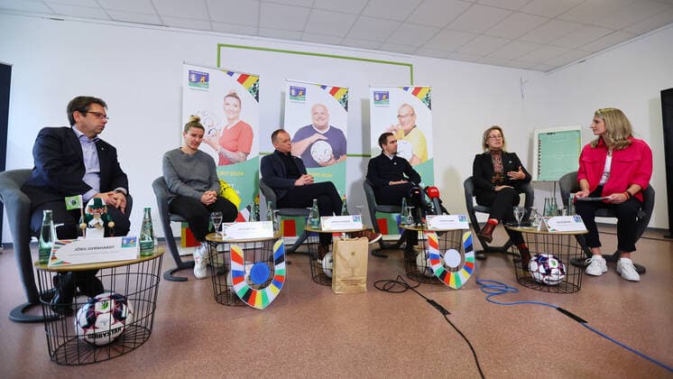 UEFA Euro 2024 Host City Leipzig 08 12 2022 Leipzig, 08 12 2022, Sports School Egidius Braun, European Football Championship 2024, Working Visit of EURO 2024 GmbH and Inclusive European Cup , Euro24 Organizing Committee In the picture from l Jörg Gerhard SFV Sächs Fußball Verband , Anja Mittag Leipzig Ambassador , Markus Stenger Managing Director DFB Euro 2024 GmbH , Tournament Director Philipp Lahm Ex DFB National Player , Katja Büchel City of Leipzig, Sports Department and Moderator Stefanie Blochwitz , Picture Point