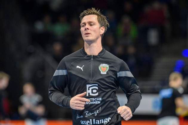 Hans Lindberg Fuechse Berlin, 18 , thoughtful, focused, GER, Fuechse Berlin vs SC Magdeburg, Handball 1 Bundesliga Maenner, 16 Spieltag, Saison 2022 2023, 11 12 2022, GER, Fuechse Berlin vs SC Magdeburg Handball 1 Bundesliga Maenner, 16 Spieltag, Saison 2022 2023, 11 12 2022, Berlin Copyright: xEibner-Pressefoto UwexKochx EP_UKH