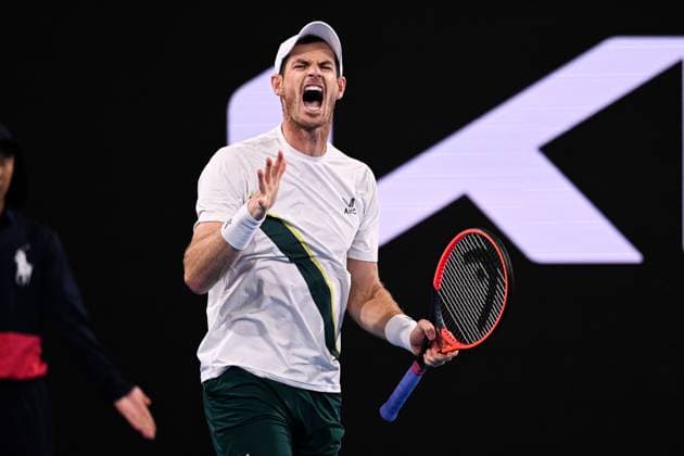 Mandatory Credit: Photo by James Gouley Shutterstock (13716770hl) Andy Murray vents frustration during his second round match Australian Open, Day Four, Tennis, Melbourne Park, Melbourne, Australia - 19 Jan 2023 Australian Open, Day Four, Tennis, Melbourne Park, Melbourne, Australia - 19 Jan 2023 Copyright: xJamesxGouley Shutterstockx 13716770hl