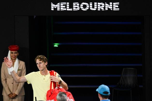 Mandatory Credit: Photo by James Gourley Shutterstock (13729783bq) Sebastian Korda leaves the court after retiring through injury from his Quarter Final Match Australian Open, Day Nine, Tennis, Melbourne Park, Melbourne, Australia - 24 Jan 2023 Australian Open, Day Nine, Tennis, Melbourne Park, Melbourne, Australia - 24 Jan 2023 Copyright: xJamesxGourley Shutterstockx 13729783bq