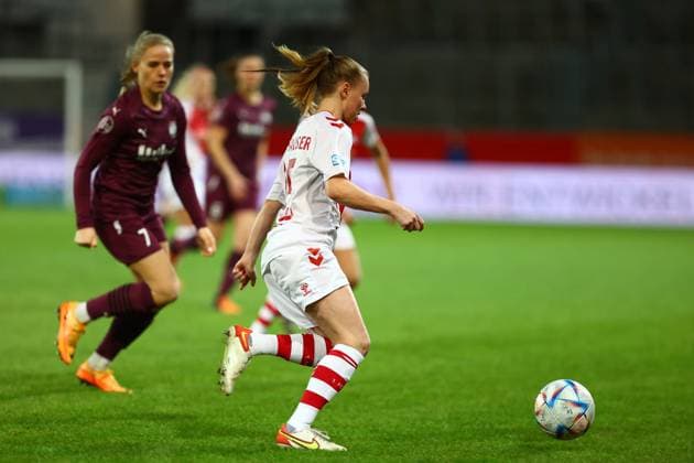 Laura Donhauser FC Koeln, 25 and Antonia Baass SGS Essen, 07 GER, SGS Essen vs 1 FC Koeln, Football, Womens Bundesliga, Matchday 11, Season 2022 2023, 03 02 2023 DFL REGULATES PROHIBIT ANY USE OF PHOTOGRAPHS AS IMAGE SEQUENCES AND OR QUASI VIDEO GER, SGS Essen vs 1 FC Koeln, Football, Womens Bundesliga, Matchday 11, Season 2022 2023, 03 02 2023 Essen Copyright: xEibner-Pressefoto AntxPalmerx EP_APR