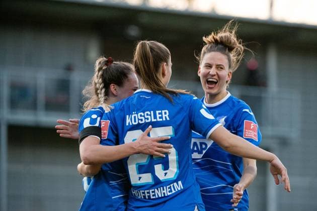 Melissa Koessler TSG Hoffenheim, 25 , Julia Hickelsberger TSG Hoffenheim, 18 , Franziska Harsch TSG Hoffenheim, 17 cheer over goal to 2 0, GER, TSG 1899 Hoffenheim vs 1 FC Koeln, Football Flyeralarm Womens Bundesliga, 12 Matchday, Season 2022 2023, 12 02 2023 GER, TSG 1899 Hoffenheim vs 1 FC Koeln, Football Flyeralarm Womens Bundesliga, 12 Matchday, Season 2022 2023, 12 02 2023 Hoffenheim Copyright: xEibner Memmlerx EP_MMR
