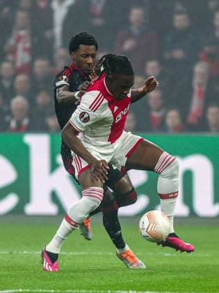 Sheraldo Becker FC Union Berlin, 27 in a duel against Calvin Bassey Ajax Amsterdam, 03 , NL, Ajax Amsterdam vs FC Union Berlin, UEFA Europa League Play Offs, first leg, season 2022 2023, 16 02 2023, NL, Ajax Amsterdam vs FC Union Berlin, UEFA Europa League Play Offs, first leg, season 2022 2023, 16 02 2023, Photo Eibner Pressefoto Gabriel Boia Amsterdam Copyright: xEibner-Pressefoto GabrielxBoiax EP_EER
