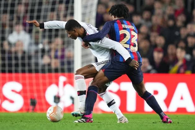 Mandatory Credit: Photo by Bagu Blanco Pressinphoto Shutterstock (13770557x) Jules Kounde of FC Barcelona, Barca and Marcus Rashford of Manchester United, ManU FC Barcelona v Manchester United, UEFA Europa League, Play-off, 1st leg. Football, Spotify Camp Nou Stadium, Barcelona, Spain - 16 Feb 2023 Editorial use only FC Barcelona v Manchester United, UEFA Europa League, Play-off, 1st leg. Football, Spotify Camp Nou Stadium, Barcelona, Spain - 16 Feb 2023 Editorial use only Copyright: xBaguxBlanco Pressinphoto Shutterstockx 13770557x