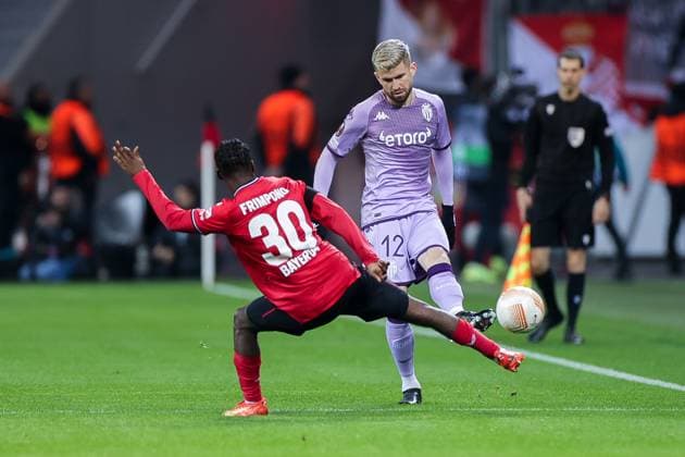 16 02 2023, Football, 2022 2023 season, UEFA Europa League, UEL, Play Off, First leg, Bayer 04 Leverusen AS Monaco, v l Jeremie Frimpong Bayer 04 Leverkusen , Caio Henrique AS Monaco , xRHR PHOTO ENx Copyright: DennisxEwert RHR-FOTOx RHR-FOTO DE