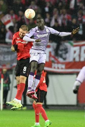 Robert Andrich Bayer 04 Leverkusen in duel with Krepin Diatta AS Monaco GER, Bayer 04 Leverkusen vs AS Monaco, Football, Europa League, Play offs first leg, Season 2022 2023, 16 02 2023 DFL REGULATES PROHIBIT ANY USE OF PHOTOGRAPHS AS IMAGE SEQUENCES AND OR QUASI VIDEO GER, Bayer 04 Leverkusen vs AS Monaco, Football, Europa League, Play offs first leg, Season 2022 2023, 16 02 2023 Leverkusen Copyright: xEibner-Pressefoto ThomasxThienelx EP_TTL