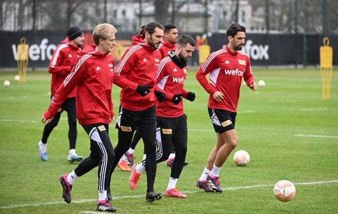 Football, men, season 2022 2023, Europa League, 1 FC Union Berlin, training before the match against Ajax Amsterdam, f l Morten Thorsby 1 FC Union Berlin , Christopher Trimmel 1 FC Union Berlin , Niko Gießelmann 1 FC Union Berlin , Rani Khedira 1 FC Union Berlin , 22 02 2022, Copyright: xMatthiasxKochx