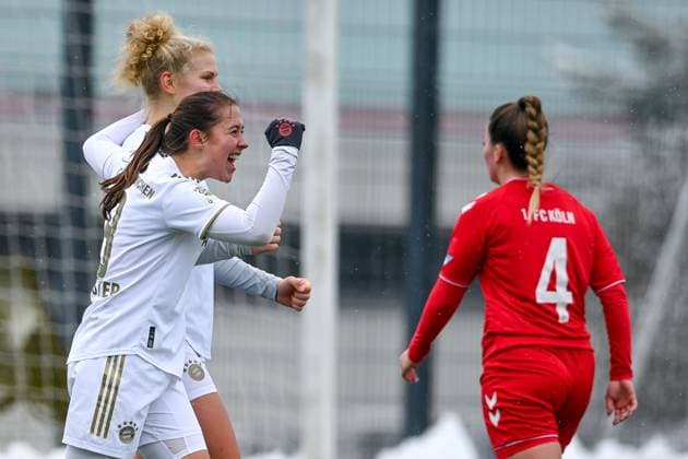 v li Amelie Schuster FCB, 8 Fiona Gaißer FCB, 22 with goal celebration, cheering, goal celebration, celebrate the goal, goal, celebration, cheering about the goal to 2 0 by Fiona Gaißer FCB, 22 , optimistic, action, action, Nina Pelzer Cologne, 4 looking disappointed, disappointment, frustration, disappointed, pessimistic, 26 02 2023, Munich Germany , Football,2 Women Bundesliga, FC Bayern München II 1 FC Köln II, DFB DFL REGULATES PROHIBIT ANY USE OF PHOTOGRAPHS AS IMAGE SEQUENCES AND OR QUASI VIDEO xslx