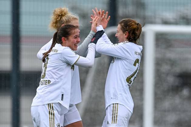 v li Amelie Schuster FCB, 8 Fiona Gaißer FCB, 22 Stefanie Reischmann FCB, 24 with goal cheer, cheer, goal cheer, celebrate the goal, goal, celebration, cheer about the goal to 2 0 by Fiona Gaißer FCB, 22 , optimistic, action, action, 26 02 2023, Munich Germany , football, 2 women Bundesliga, FC Bayern München II 1 FC Köln II, DFB DFL REGULATIONS PROHIBIT ANY USE OF PHOTOGRAPHS AS IMAGE SEQUENCES AND OR QUASI VIDEO xslx