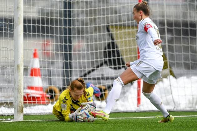 v li Kristin Krammer goalkeeper, Cologne, 1 Jana Kappes FCB, 20 in duel, duel, tackle, dynamic, action, action, 26 02 2023, Munich Germany , Football,2 Women Bundesliga, FC Bayern Munich II 1 FC Cologne II, DFB DFL REGULATIONS PROHIBIT ANY USE OF PHOTOGRAPHS AS IMAGE SEQUENCES AND OR QUASI VIDEO xslx