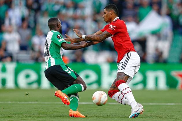 Mandatory Credit: Photo by Pressinphoto Shutterstock (13830498d) Marcus Rashford of Manchester United, ManU and Youssouf Sabaly of Real Betis Real Betis v Manchester United, UEFA Europa League, Round of 16, 2nd leg. Football, Benito Villamarin Stadium, Sevilla, Spain - 16 March 2023 Editorial use only Real Betis v Manchester United, UEFA Europa League, Round of 16, 2nd leg. Football, Benito Villamarin Stadium, Sevilla, Spain - 16 March 2023 Editorial use only Copyright: xPressinphoto Shutterstockx 13830498d