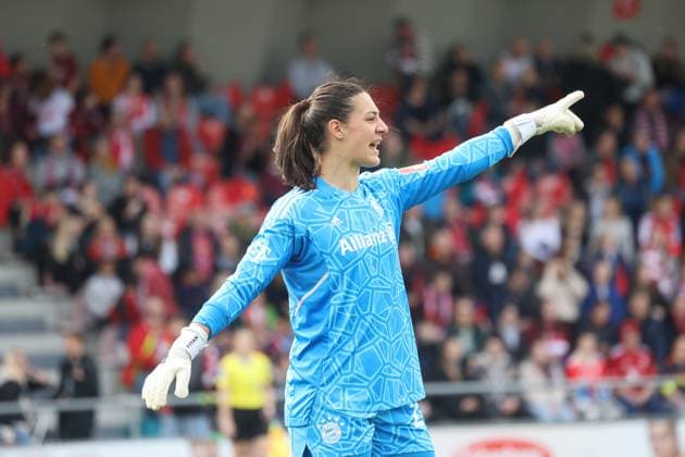 Muenchen goalkeeper Maria Luisa Grohs Koeln 22 , 1 FC Koeln vs FC Bayern Muenchen, 1 Flyar Alarm Womens Bundesliga, Football, Matchday 15, 18 03 2023, DFL REGULATES PROHIBIT ANY USE OF PHOTOGRAPHS AS IMAGE SEQUENCES AND OR QUASI hVIDEO, 1 FC Koeln vs FC Bayern Muenchen, 1 Flyar Alarm Womens Bundesliga, Football, Matchday 15, 18 03 2023, Koeln Copyright: xEibner-Pressefoto JoergxNiebergax EP_JNL