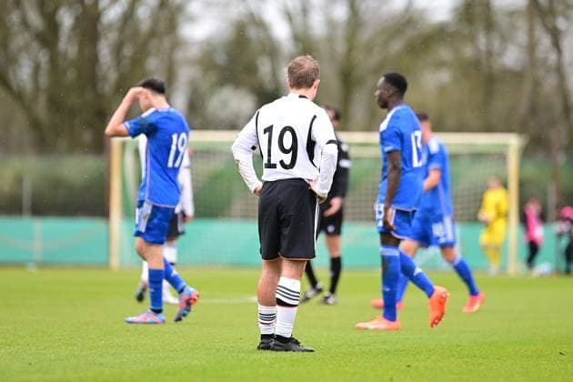 Soccer I U 19 Juniors I Season 2022 2023 I European Championship Qualification I Germany U 19 Italy U 19 I 22 03 2023 Looks disappointed, saddened, depressed, frustrated, dejected, offended, dejected, dissatisfied, disillusioned, bad-tempered Tom Sanne 19, Germany U 19 , behind him players of Italy U 19 Bremen Weserstadion Place 11 Bremen Germany Copyright: xLobeca FelixxSchlikisx