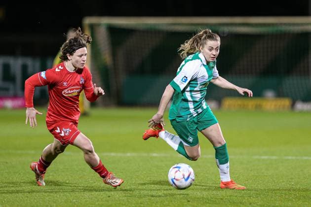 v li Alicia Gudorf Ally, 1 FC Köln, 12 and Nina Lührßen SV Werder Bremen, 27 in duel, duel, dynamics, action, game scene, THE DFB DIRECTIVES PROHIBIT ANY USE OF PHOTOGRAPHS AS IMAGE SEQUENCES AND OR QUASI VIDEO , 24 03 2023, Bremen Germany , Football, Flyeralarm Womens Bundesliga, SV Werder Bremen 1 FC Cologne xobx