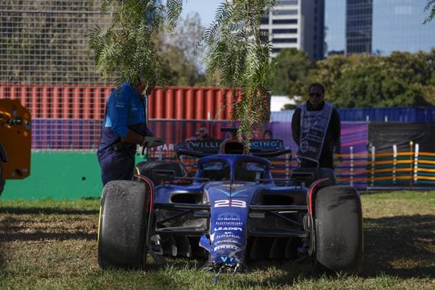 23 ALBON Alexander (tha), Williams Racing FW45, action crash, accident, during the Formula 1 Rolex Australian Grand Prix 2023, 3rd round of the 2023 Formula One World Championship, WM, Weltmeisterschaft from March 31 to April 2, 2023 on the Albert Park Circuit, in Melbourne, Australia - F1 - AUSTRALIAN GRAND PRIX 2023 - RACE DPPI Panoramic 00122007_F12023GP03AUS_JK265378