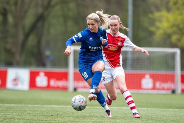 Natalia Stulin (SC Sand, 10) im Zweikampf mit Carlotta Imping (1. FC Koeln U20), GER, 1. FC Koeln U20 vs. SC Sand, Fussball Frauen 2. Bundesliga, 19. Spieltag, Spielzeit 2022 2023, 02.04.2023 GER, 1. FC Koeln U20 vs. SC Sand, Fussball Frauen 2. Bundesliga, 19. Spieltag, Spielzeit 2022 2023, 02.04.2023 Koeln Copyright: xEibner Memmlerx EP_MMR