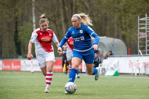 Emma Loving (SC Sand, 19) im Zweikampf mit Antonia Langshausen (1. FC Koeln U20), GER, 1. FC Koeln U20 vs. SC Sand, Fussball Frauen 2. Bundesliga, 19. Spieltag, Spielzeit 2022 2023, 02.04.2023 GER, 1. FC Koeln U20 vs. SC Sand, Fussball Frauen 2. Bundesliga, 19. Spieltag, Spielzeit 2022 2023, 02.04.2023 Koeln Copyright: xEibner Memmlerx EP_MMR