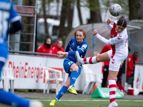 Jenny Gaugigl (SC Sand, 22) am Ball, GER, 1. FC Koeln U20 vs. SC Sand, Fussball Frauen 2. Bundesliga, 19. Spieltag, Spielzeit 2022 2023, 02.04.2023 GER, 1. FC Koeln U20 vs. SC Sand, Fussball Frauen 2. Bundesliga, 19. Spieltag, Spielzeit 2022 2023, 02.04.2023 Koeln Copyright: xEibner Memmlerx EP_MMR