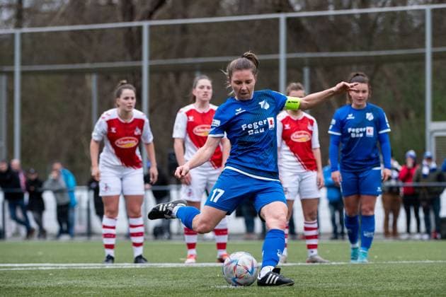 Emily Evels (SC Sand, 17) trifft das Tor zum 1:1 Ausgleich per Elfmeter, GER, 1. FC Koeln U20 vs. SC Sand, Fussball Frauen 2. Bundesliga, 19. Spieltag, Spielzeit 2022 2023, 02.04.2023 GER, 1. FC Koeln U20 vs. SC Sand, Fussball Frauen 2. Bundesliga, 19. Spieltag, Spielzeit 2022 2023, 02.04.2023 Koeln Copyright: xEibner Memmlerx EP_MMR