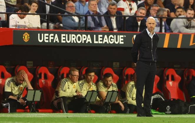 Mandatory Credit: Photo by Kieran McManus Shutterstock (13873490am) Manchester United, ManU manager Erik ten Hag shows a look of frustration Sevilla v Manchester United, UEFA Europa League, Quarter-Final, Second Leg, Football, Ramon Sanchez-Pizjuan Stadium, Seville, Spain - 20 Apr 2023 Sevilla v Manchester United, UEFA Europa League, Quarter-Final, Second Leg, Football, Ramon Sanchez-Pizjuan Stadium, Seville, Spain - 20 Apr 2023 Copyright: xKieranxMcManus Shutterstockx 13873490am