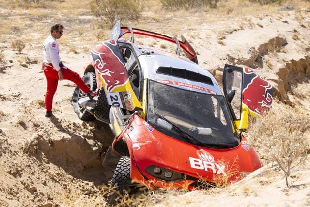 200 LOEB SÃ bastien (fra), LURQUIN Fabian (bel), Bahrain Raid Xtreme, Prodrive Hunter, FIA W2RC, crash, accident, during the Stage 3 of the Sonora Rally 2023, 3rd round of the 2023 World Rally-Raid Championship, around Penasco on April 26th, 2023 in Penasco, Mexico - AUTO - W2RC - SONORA RALLY 2023 DPPI Panoramic 05323003__DE_8346