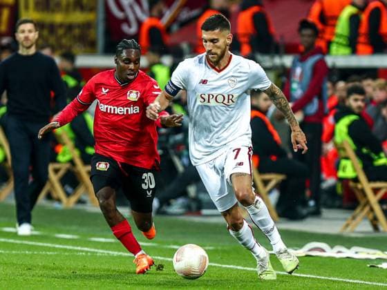 Lorenzo Pellegrini AS Rome, 07 one-on-one against Jeremie Frimpong Bayer 04 Leverkusen, 30 , GER, Bayer 04 Leverkusen vs AS Rome, UEFA Europa League 2022 23, semifinal second leg, 18 05 2023, GER, Bayer 04 Leverkusen vs AS Rome, UEFA Europa League 2022 23, semifinal second leg, 18 05 2023, Photo Eibner Pressefoto Gabriel Boia Leverkusen. Copyright: xGabrielxBoiax EP_EER