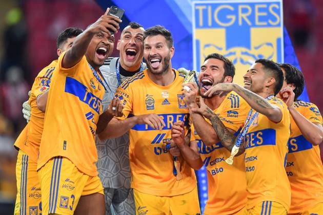 Fußball, Tigres UANL feiern den Gewinn der Meisterschaft in Mexiko RECORD DATE NOT STATED Liga BBVA MX Clausura 2023 Guadalajara vs Tigres UANL Gran Final Samir Caetano, Nahuel Guzman, Andre-Pierre Gignac, Juan Pablo Vigon, Javier Aquino of Tigres during the game Guadalajara vs Tigres UANL, corresponding to second leg match of great final of the Torneo Clausura 2023 of the Liga BBVA MX, at Akron Stadium, on May 28, 2023. <br><br> Samir Caetano, Nahuel Guzman, Andre-Pierre Gignac, Juan Pablo Vigon, Javier Aquino de Tigres durante el partido Guadalajara vs Tigres UANL, Correspondiente al partido de Vuelta de la Gran final del Torneo Clausura 2023 de la Liga BBVA MX, en el Estadio Akron, el 28 de Mayo de 2023. GUADALAJARA JALISCO MEXICO Copyright: xIsaacxOrtizx 20230528235520_LMX_C23_FV_GDL_UANL_GIGNAC587
