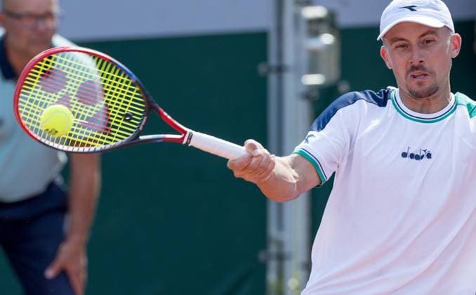 01.06.2023, Paryz, tenis, Roland Garros 2023, N z Jan Zielinski, fot. Tomasz Jastrzebowski Foto Olimpik 01.06.2023, Paris, tennis Grand Slam, Roland Garros 2023, In the picture: Jan Zielinski, fot. Tomasz Jastrzebowski Foto Olimpik NEWSPIX.PL --- Newspix.pl 20230601TOMJ1896