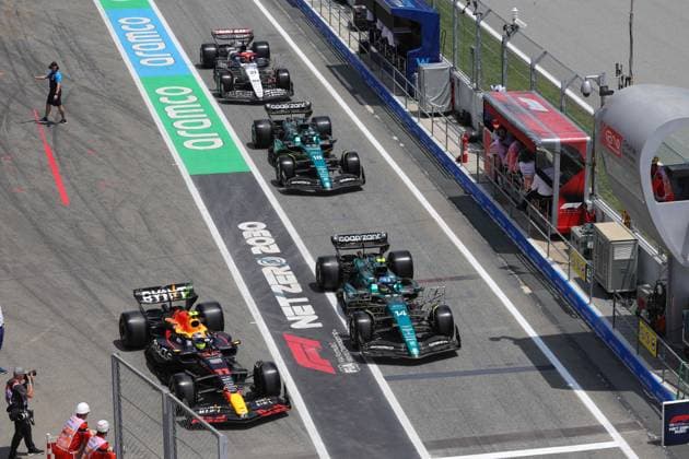11 PEREZ Sergio (mex), Red Bull Racing RB19, action 14 ALONSO Fernando (spa), Aston Martin F1 Team AMR23, action 18 STROLL Lance (can), Aston Martin F1 Team AMR23, action during the Formula 1 AWS Gran Premio de Espana 2023, 7th round of the 2023 Formula One World Championship, WM, Weltmeisterschaft from June 2 to 4, 2023 on the Circuit de Barcelona-Catalunya, in Montmelo, Spain - F1 - SPANISH GRAND PRIX 2023 DPPI Panoramic 00123014_0Y2A5714